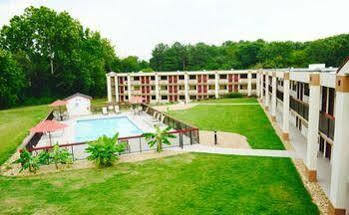 Red Roof & - Athens Motel 2*