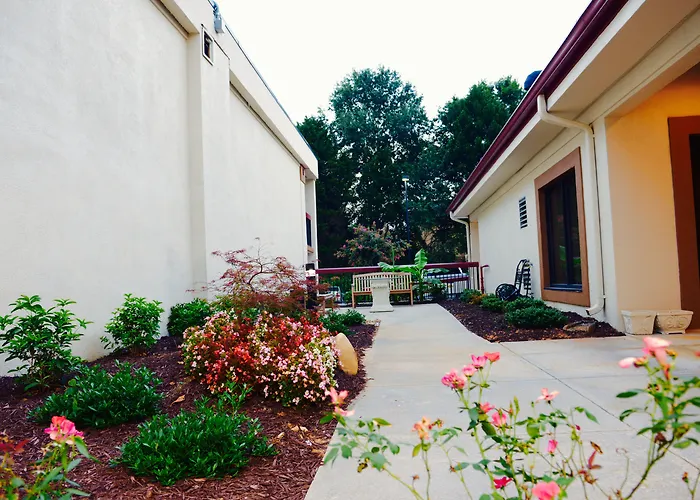 Red Roof Inn & Suites Commerce - Athens